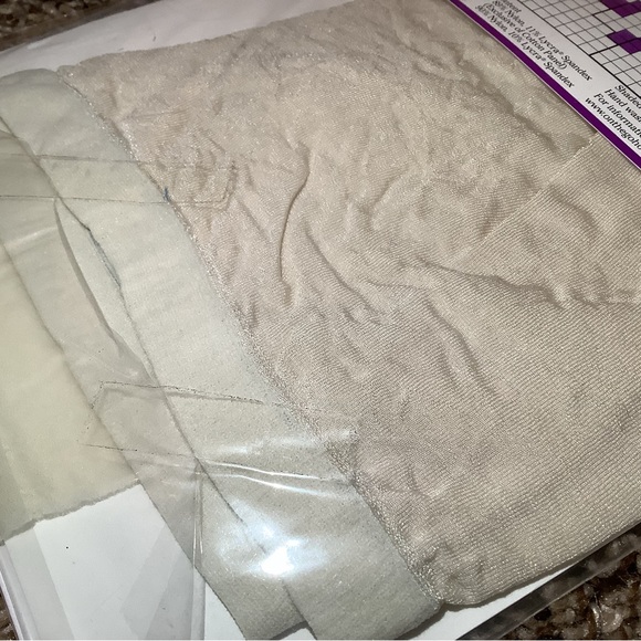 On The Go! ultra ultra sheer control top pantyhose, color off white, size: 2 - Picture 11 of 12